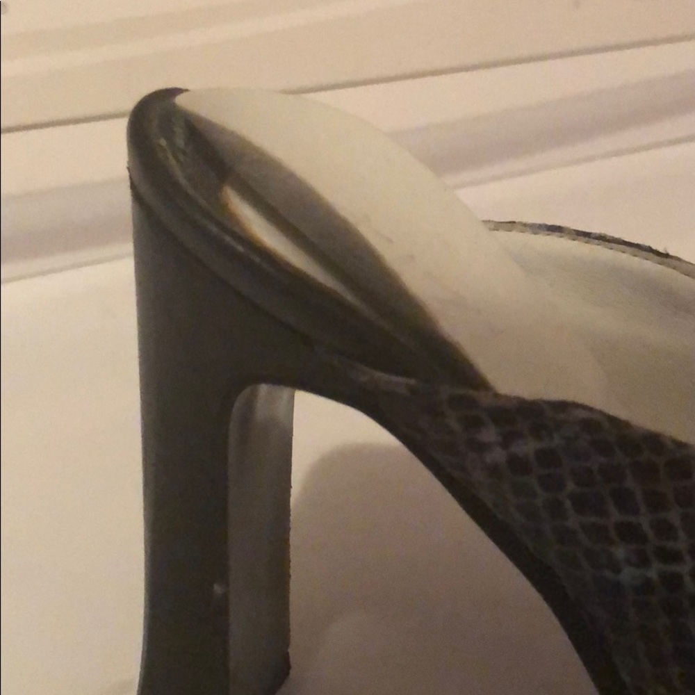 Shoes - Picture 4 of 4